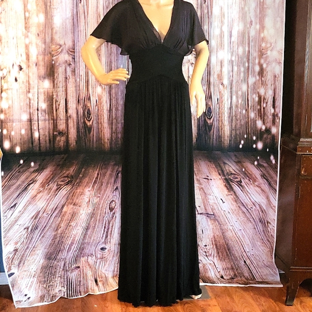 NWOT BCBG MAX AZRIA Short-Sleeve V Neck Lace Accent Elegant Dress Size XS